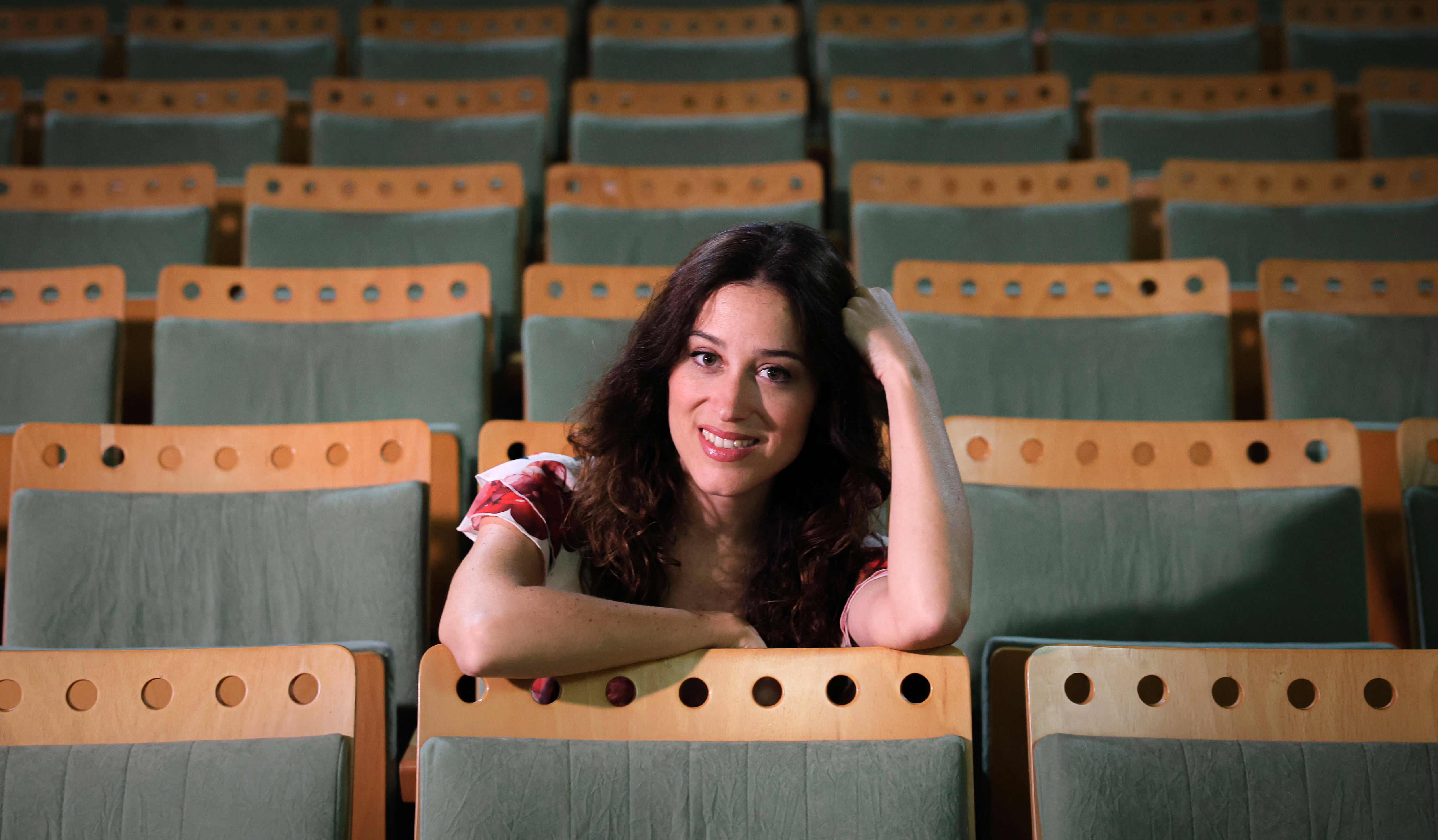 La soprano sevillana Leonor Bonilla en el teatro de La Maestranza, Sevilla.