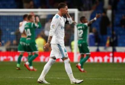 Sergio Ramos se retira tras la eliminación del Real Madrid ante el Leganés en la Copa del Rey.