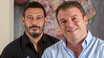 Francesc Ros (derecha) y Xavier Crespo, propietarios de la cadena de Pizzerías Carlos.