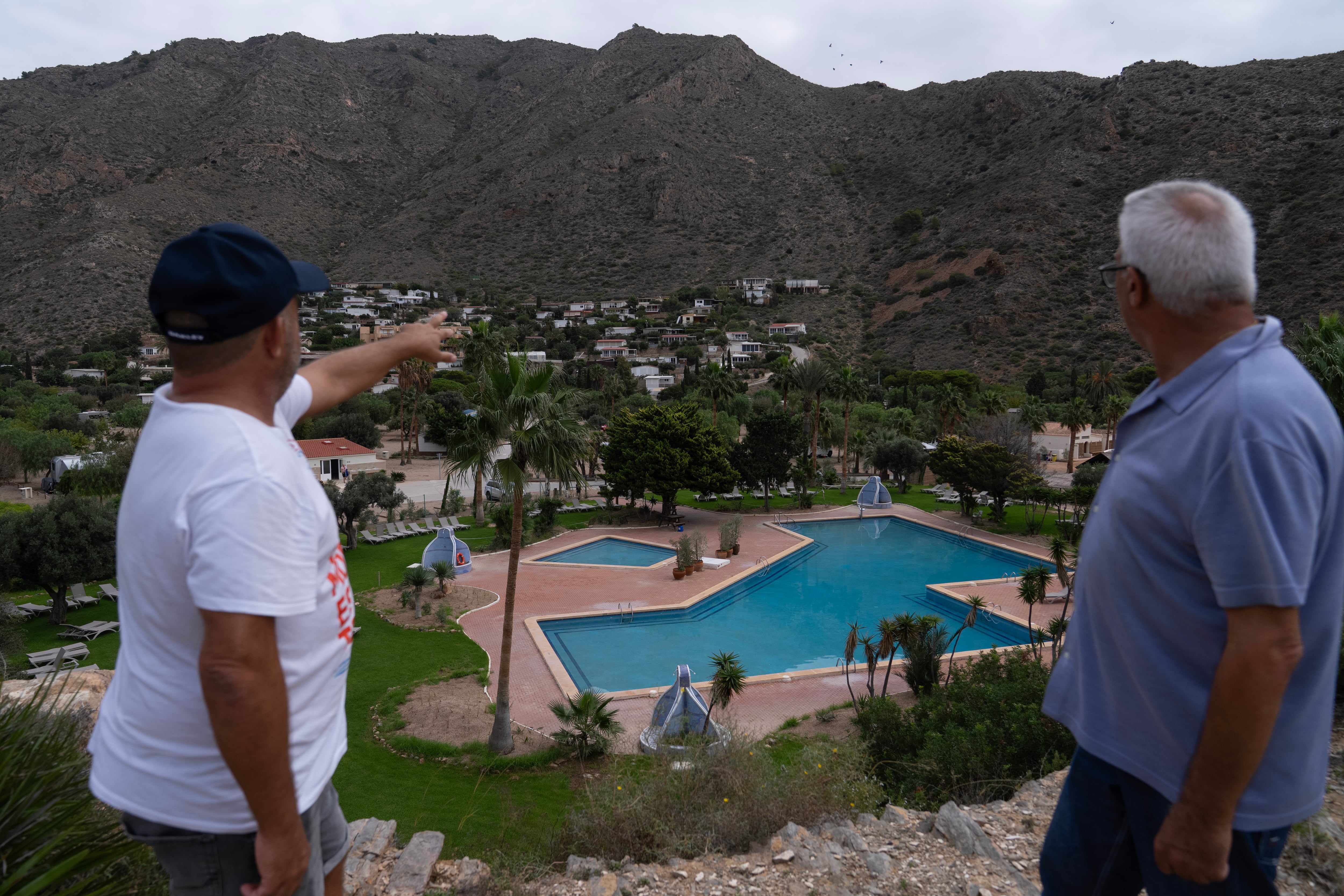 Vecinos con el camping El Portús de Cartagena.