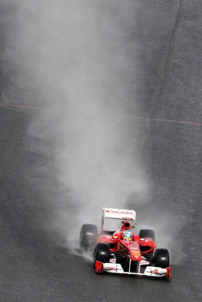 Fernando Alonso durante los entrenamientos libres del Gran Premio de Bélgica.