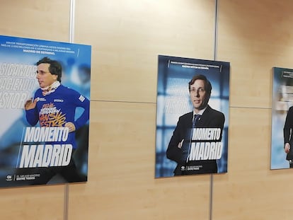 Carteles de la campaña electoral con el que el actual alcalde, José Luis Martínez Almeida, concurrirá el 28-M.