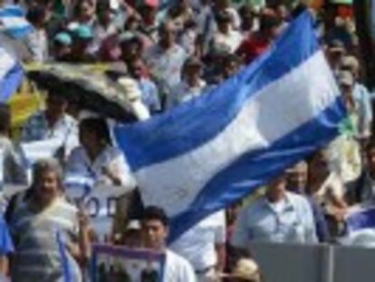 Multitudinaria marcha en Managua contra el Canal Interoceánico planeado por el presidente Daniel Ortega con un empresario chino