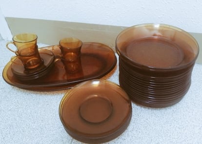 Platos, tazas y fuentes de la marca Duralex.