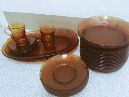 Platos, tazas y fuentes de la marca Duralex.