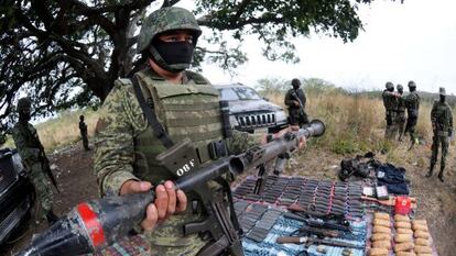 Operaci&oacute;n militar contra el tr&aacute;fico de armas cerca de Veracruz.