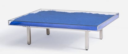 Mesa azul de Yves Klein