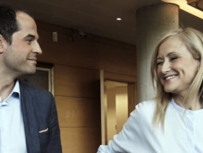 Aguado y Cifuentes, tras la reuni&oacute;n que mantuvieron ayer en la Asamblea.