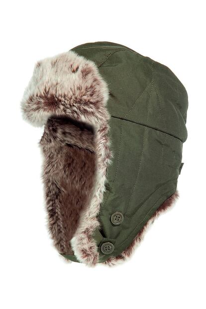 Gorro impermeable forrado de pelo, de Woolrich. Precio: 110 € aprox.