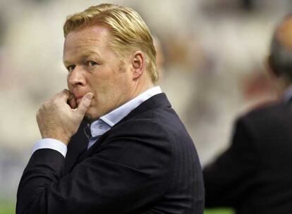 Ronald Koeman, en la banda.