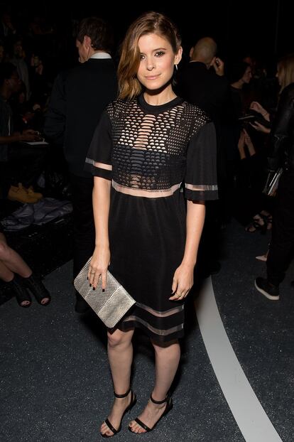 Kate Mara, conocida por su papel en la serie 'House of cards', fue otra de las actrices en la presentación de Nueva York. Tras el desfile, los invitados podían adquirir la colección en una tienda efímera.