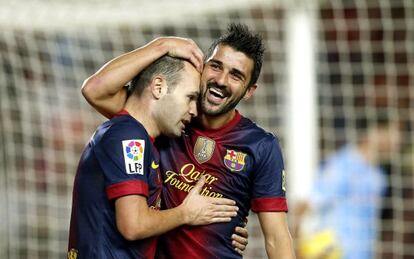 Villa celebra un gol con Iniesta esta temporada.