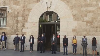 Concentración frente al Palau de la Generalitat, sede del Gobierno valenciano, en protesta por el último crimen de violencia machista.