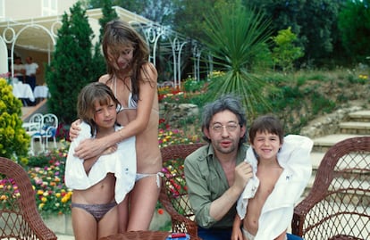 Serge Gainsbourg and Jane Birkin with family