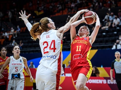 Laura Gil tapona a Mujovic. fiba