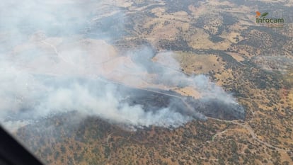 Vista aérea del incendio de Navalmoralejo (Toledo).