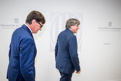 El presidente de la Generalitat y el presidente de Junts a su salida del encuentro en la sede de la Generalitat en Bruselas, este martes.