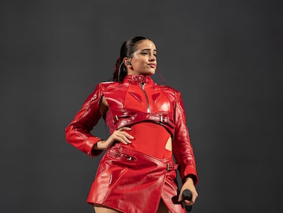 La cantante Rosalía actúa dentro de su gira 'Motomami Tour' en el Palau Sant Jordi, a 23 de julio de 2022, en Barcelona, Catalunya (España).