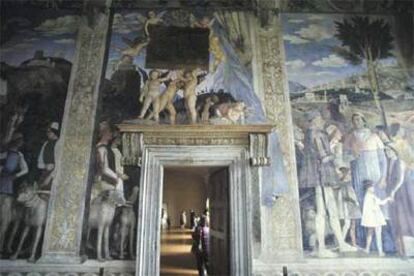 La maravillosa <i>Cámara de los Esposos</i>, obra maestra de Andrea Mantegna (1431-1506), en una de las estancias del Palacio Ducal (castillo de San Giorgio) de Mantua.