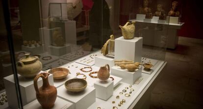 Varias de las piezas fenicias que se expone en el Museo de C&aacute;diz. 