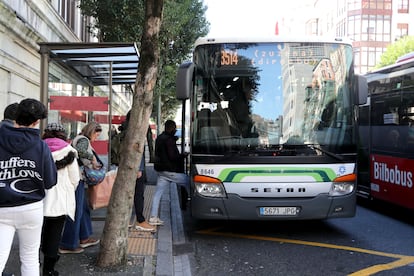 Autobuses del servicio urbano en Bilbao.