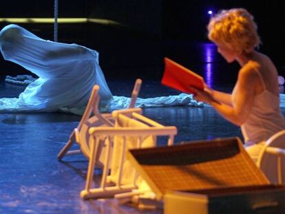 Un momento de los ensayos de &#039;Angelus Novus&#039; en los Teatros del Canal de Madrid.