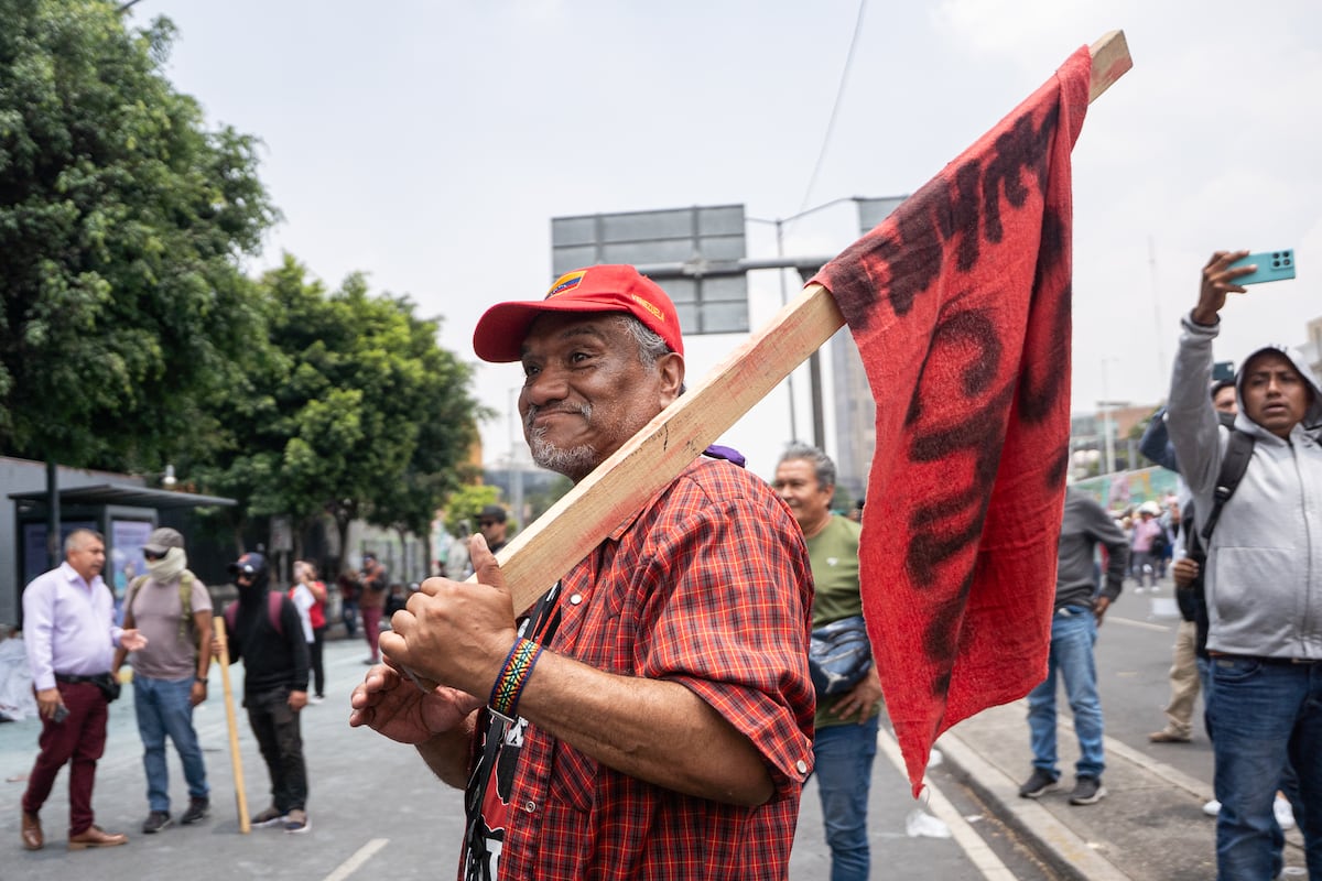 La CNTE rechaza la última propuesta del Gobierno y extiende su confrontación a una semana del inicio del Mundial