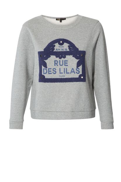 Las direcciones de París invaden esta temporada sudaderas y camisetas. Esta es de Maje (rebajada de 135 euros a 67,50 en la web de la firma)