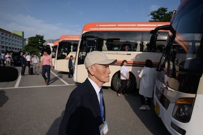 Participantes da reunião familiar inter-coreana se preparam para ir à Coreia do Norte.