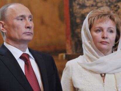 Vlad&iacute;mir Putin y su esposa.