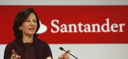 GRA179 BOADILLA DEL MONTE (MADRID), 27/01/2016.- La presidenta del Banco de Santander, Ana Bot&iacute;n, durante la presentaci&oacute;n de resultados del grupo que obtuvo un beneficio neto atribuido de 5.966 millones de euros en 2015, el 2,6 % m&aacute;s que el a&ntilde;o anterior, despu&eacute;s de la dotaci&oacute;n a provisiones, sin las cuales las ganancias habr&iacute;an crecido el 13 % y habr&iacute;an alcanzado los 6.566 millones. EFE/Juan Carlos Hidalgo