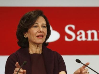 GRA179 BOADILLA DEL MONTE (MADRID), 27/01/2016.- La presidenta del Banco de Santander, Ana Bot&iacute;n, durante la presentaci&oacute;n de resultados del grupo que obtuvo un beneficio neto atribuido de 5.966 millones de euros en 2015, el 2,6 % m&aacute;s que el a&ntilde;o anterior, despu&eacute;s de la dotaci&oacute;n a provisiones, sin las cuales las ganancias habr&iacute;an crecido el 13 % y habr&iacute;an alcanzado los 6.566 millones. EFE/Juan Carlos Hidalgo