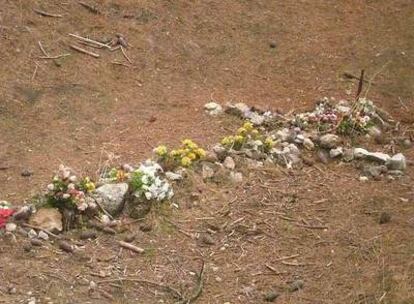 Homenaje de los familiares y amigos a los cáidos en el barranco de Víznar