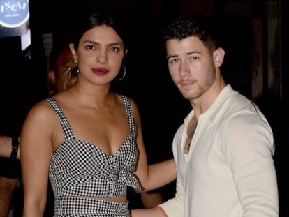 Priyanka Chopra y Nick Jonas en Mumbai, India, el 22 de junio de 2018