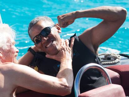 Branson e Obama, num barco da ilha privada do empresário