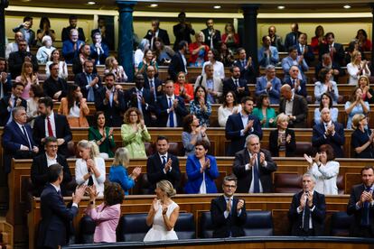 Aplausos en el Congreso de los Diputados tras la aprobación de la amnistía.