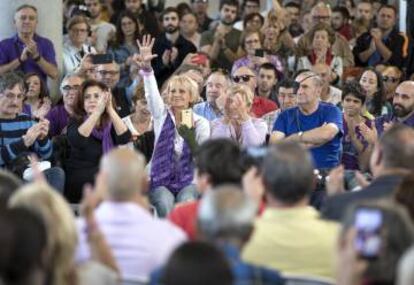 Algunos de los asistentes al mitin de Unidas Podemos en Valencia.