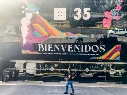 Montaje de la Feria Internacional del Libro, Guadalajara, México, 2021.