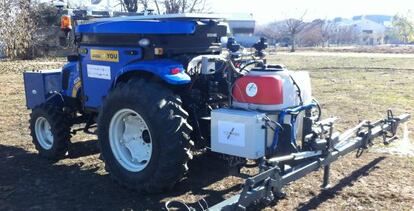 The prototype of an automatic tractor developed by a Spanish team.