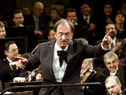 El director Nikolaus Harnoncourt, durante el concierto del año pasado.