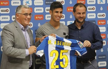 Asensio durante su presentaci&oacute;n como jugador del Espanyol