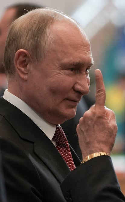 El presidente de Rusia, Vladímir Putin, durante una conferencia durante el encuentro de la Organización de Cooperación de Shanghái en Astaná, Kazajistán, este jueves.
