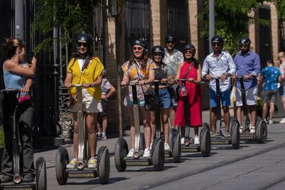 Grupo de turistas en Sevilla