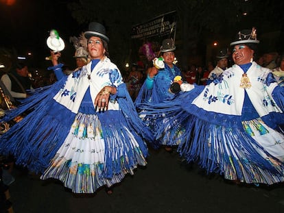 &#039;Drag queens&#039; celebran el Orgullo Gay en las calles de La Paz (Bolivia).