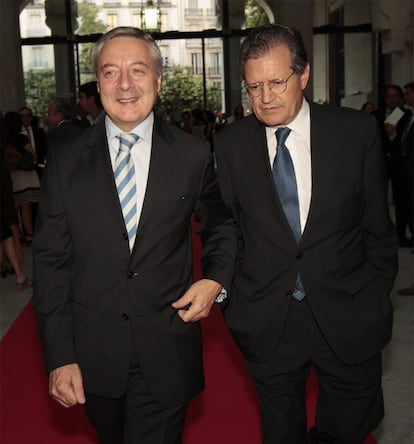 El ministro de Fomento, José Blanco, y Juan Tena, presidente de AENA.