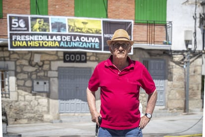 Manuel Basallote, este gaditano de 74 años llegó a Fresnedillas de la Oliva en 1966 cuando se estaba construyendo la estación, trabajó en ella como carpintero y posteriormente en el equipo de mantenimiento tanto de Fresnedillas como de Robledo de Chavela.