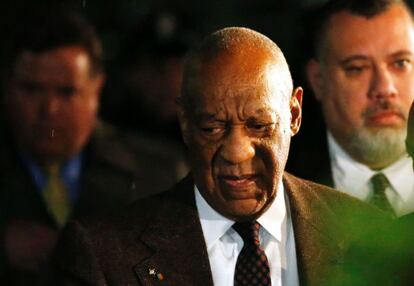 Bill Cosby sale del juzgado de Montgomery.