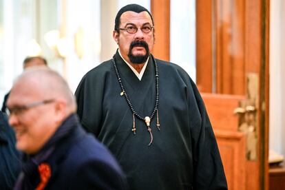 El actor estadounidense Steven Seagal llega a la ceremonia de investidura de Vladímir Putin, este martes en el Gran Palacio del Kremlin.