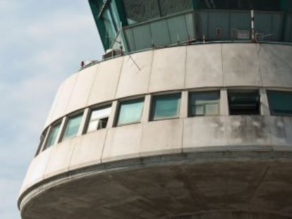 Torre de control del aeropuerto de Madrid