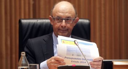 Montoro presenta los Presupuestos, en septiembre de 2013.